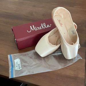 Size 6 3x Mirella Whisper Satin